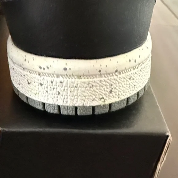 Rare Toddler Nike Jordan 1 Mid SE white taxi-dark shadow multi color sneakers - Picture 11 of 12